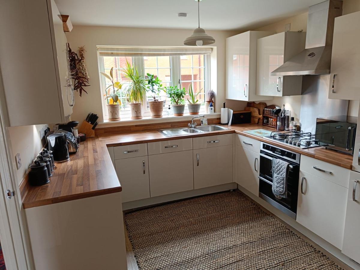 3 Bedroom Townhouse Near Bicester Village Extérieur photo