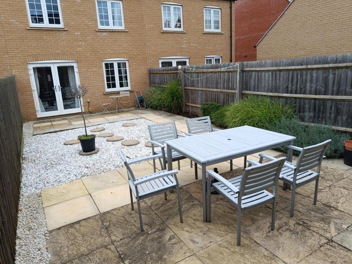 3 Bedroom Townhouse Near Bicester Village Extérieur photo